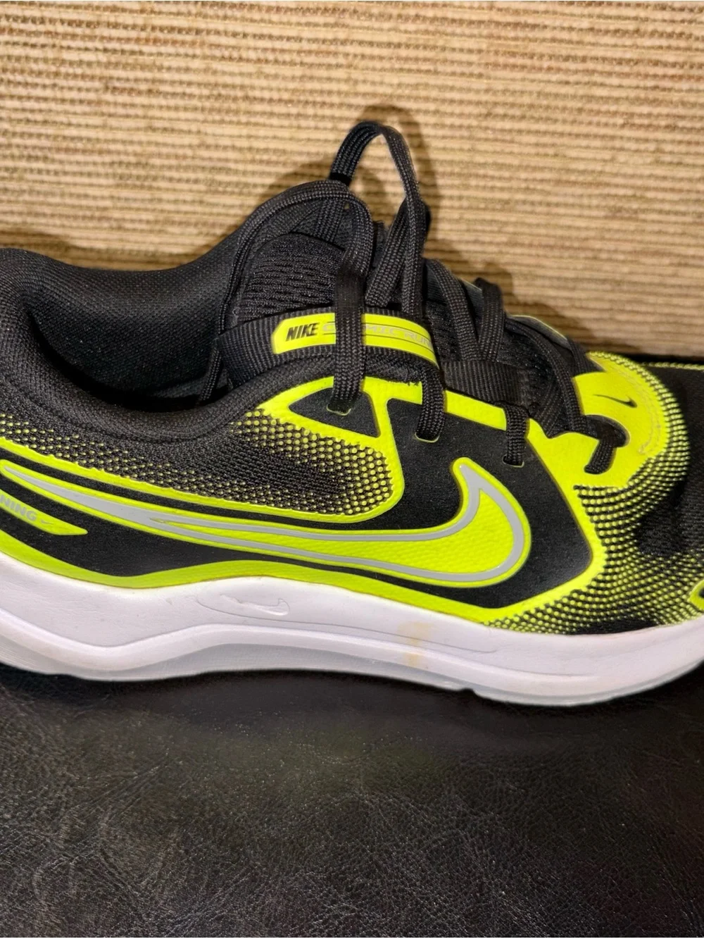 Nike Kids Black & Neon Green Athletic Sneakers 6.5Y